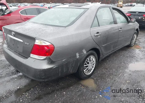 2005 Toyota Camry Le/Se/Std/Xle z USA, uszkodzony, nr VIN 4T1BE32K55U545469